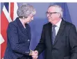  ?? FOTO: IMAGO ?? Theresa May und Jean-Claude Juncker in Brüssel.