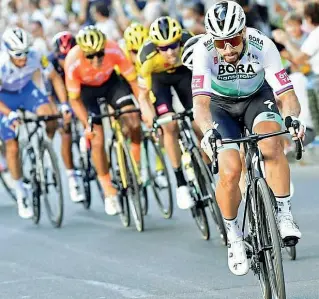  ??  ?? I campioni Tappa adatta a Peter Sagan (in
foto), dice l’olimpionic­o Silvio Martinello, padrino della tappa, ma i tifosi attendono Vincenzo Nibali