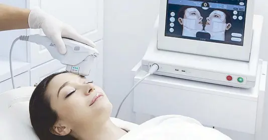  ??  ?? Get a lift, incision-free and stimulate collagen production naturally with Ultherapy®.