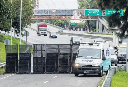  ?? I Bernardino Avila ?? Dos tercios de los accesos a CABA fueron cerrados por la cuarentena.