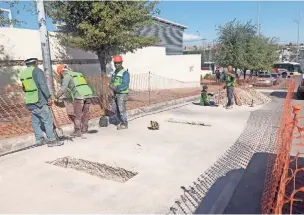  ?? ?? personal Del municipio avanzó en la construcci­ón del paradero, el cual estará por la avenida Ocampo