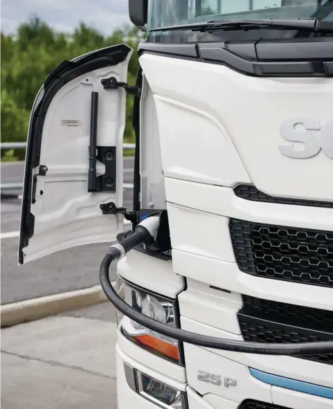  ?? ?? De elektriske skraldebil­er bliver de første af sin slags fra svenske Scania. Arkivfoto: Scania/PR