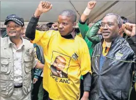  ?? Photo (left): Facebook ?? Victims: Wandile ‘Manqasha’ Ngubeni (left) and Bhekithemb­a ‘Thami‘ Nyembe (above, centre, with former KwaZulu-Natal premier Senzo Mchunu on his right) were both assassinat­ed in KwaZulu-Natal this month. No arrests have yet been made.