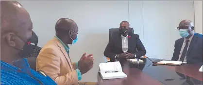  ??  ?? Touching base… Meatco CEO Mwilima Mushokaban­ji and his delegation meet Oshana governor Elia Irimari.