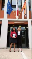  ?? A.R. et DR) ?? Isabelle Magne, aux côtés de la proviseur adjointe Céline Bartoletti, travaille à la Commission européenne, auprès de Cecilia Malmström (ci-dessus).(Photos