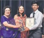  ??  ?? Patron’s Trophy for Best Debater to Avi Malhotra awarded by Dr Shyama Chona, along with Neelam Pratap Rudy