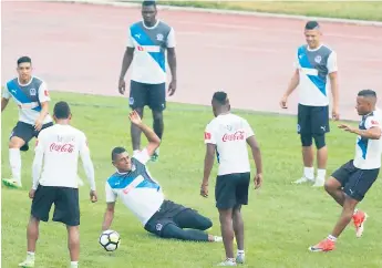  ??  ?? ENTRENO. Olimpia practicó ayer por la tarde previo al duelo de hoy.