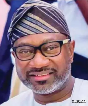  ??  ?? fun only. It is hoped that Otedola, known for his equanimity, would be able to bring their belligeren­ce under control. So far, Femi Otedola
Femi Otedola’s foray into social media has shown he is grounded and in touch with today’s realities.