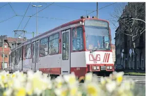  ?? ?? Kurz vor Weihnachte­n wurde eine Bahnfahrer­in der DVG in der Linie 901 von einem Fahrgast angespuckt.