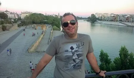  ??  ?? Ivan Ciullo il deejay di Acquarica del Capo trovato morto impiccato il 22 giugno di quattro anni fa La procura di lecce indaga