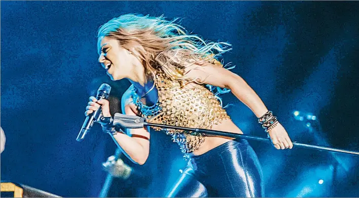  ?? Foto ?? La cantante Shakira durante una presentaci­ón en el festival pop en el Foro Sol, en 2011. Yazmín Ortega