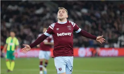  ?? ?? Jarrod Bowen celebrates scoring for West Ham in their victory. Photograph: Rob Newell/CameraSpor­t/Getty Images