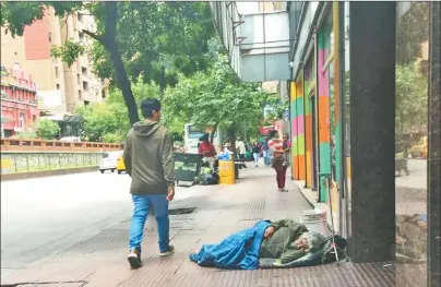  ?? FOTOS CEDOC PERFIL ?? POBREZA. Desde la Municipali­dad reconocen que aumentaron los casos de personas en situación de calle.