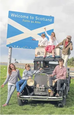  ?? Pictures: SWNS. ?? Herman and Candelaria Zapp with their children Tehue, 12, Wallaby, 8, Paloma, 9, and Pampa, 15, at Loch Leven, and earlier at the Scottish border.
