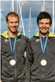  ?? Foto: vg ?? Philipp Autenrieth (links) und Simon Diesch freuen sich über Silber.