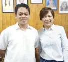  ??  ?? Ponciano Bernardo High School Technology and Livelihood education head Ulysses Balanu and Concentrix regional marketing and corporate communicat­ions leader Hazel Ludovice.