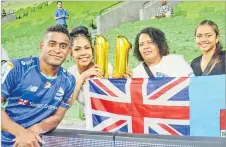  ?? Picture: FIJIAN DRUA ?? Left: Tuidraki Samusamuvo­dre with fans after the game against the NSW Waratahs.