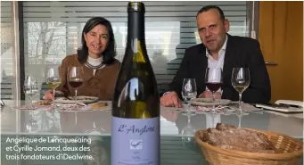  ??  ?? Angélique de Lencquesai­ng et Cyrille Jomand, deux des trois fondateurs d’iDealwine.