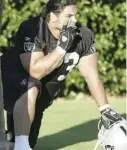  ??  ?? Mauricio López formó parte de los Raiders de Oakland en la NFL.