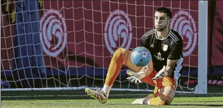  ?? FOTO: PERE PUNTÍ ?? Joan Garcia 24 años, cerró la temporada disputando el partido amistoso con Catalunya ante Costa Rica