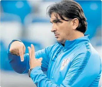  ??  ?? EL ENTRENADOR VIENE DE ECHAR DEL PLANTEL A KALINIC POR NO HABER QUERIDO ENTRAR VS. NIGERIA.