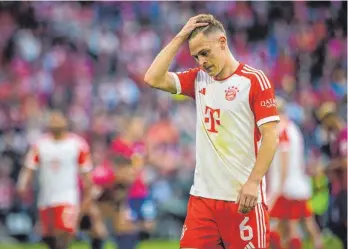  ?? FOTO: MORITZ MÜLLER/IMAGO ?? Zum Haare raufen: Auch Joshua Kimmich kann dem Bayern-Spiel keine Stabilität geben.