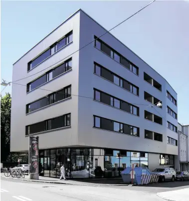  ??  ?? In der Elisabeths­traße entstanden 27 gswb-Mietwohnun­gen.