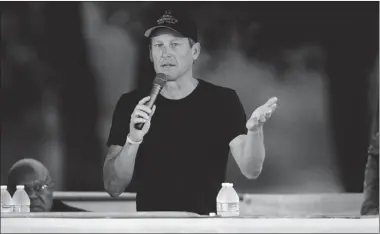  ??  ?? Lance Armstrong is pondering whether to admit to doping in an interview with Oprah Winfrey to air on Jan. 17.