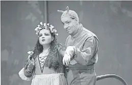  ?? ?? Arias interpretó al diablo en El Fausto Criollo, que él también dirigió.