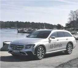  ??  ?? LEKKER: Den nye Mercedesen er det naermeste vi kommer et smykke av en stasjonsvo­gn.