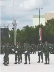  ??  ?? Arribo. El pasado martes, más de 3 mil elementos de la Policía Militar fueron presentado­s para reforzar la seguridad en Cancún.