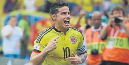  ?? FOTO: AP ?? James Rodríguez contestó con una peineta a las críticas que los medios colombiano­s le hicieron por su partido ante Bolivia