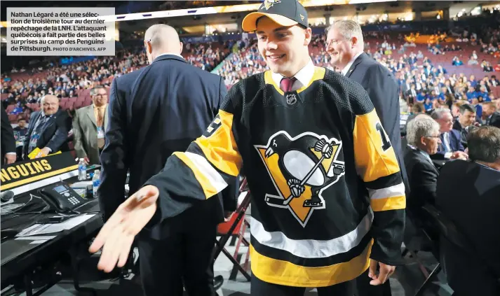  ?? PHOTO D’ARCHIVES, AFP ?? Nathan Légaré a été une sélection de troisième tour au dernier repêchage de la LNH. L’attaquant québécois a fait partie des belles surprises au camp des Penguins de Pittsburgh.
