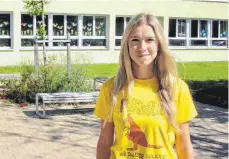  ?? FOTO: SCHULAMT ?? Tatjana Denkinger ist jetzt offiziell zur Rektorin ernannt worden. Auf dem Antrittsfo­to trägt sie das T-Shirt der Schule.