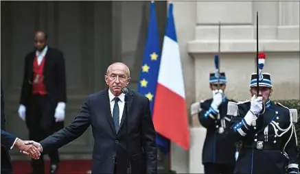  ??  ?? L’Elysée et Matignon s’apprêtent à remanier le gouverneme­nt après la démission de Gérard Collomb le 3 octobre.