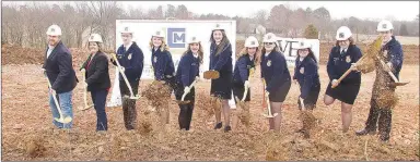  ?? FILE PHOTOS ?? Lincoln School Board members, administra­tors and FFA students hold a groundbrea­king ceremony for a new animal science lab.