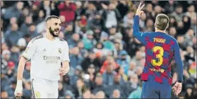 ?? FOTO: J. A. SIRVENT ?? Dos son los puntos que el Barça de Piqué le saca al Madrid de Benzema
