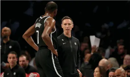  ?? Photograph: Brad Penner/USA Today Sports ?? Steve Nash talks to Kevin Durant earlier this month as the pressure mounted on his position.