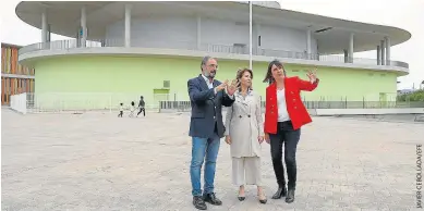  ?? ?? Lambán, Sánchez y Ranera en la zona de la Expo donde quieren levantar viviendas para jóvenes.