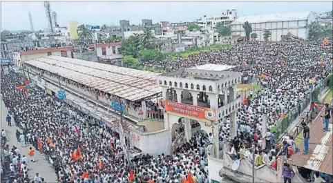  ?? HT PHOTO ?? Members of the Maratha community hold a silent march at Beed in Maharashtr­a. The rallies, led by lawyers and businessme­n, are planned and staged with utmost discipline across the state.