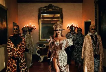  ?? Parkwood Entertainm­ent ?? Beyonce in “Mood 4 Eva.” The visual album has been applauded for its fashions, hairstyles and celebratio­n of Black beauty.