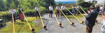  ?? ?? Für festliche Klänge sorgten die Alphorn-Bläser.