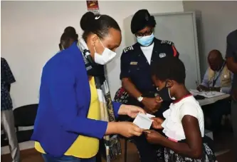  ?? DR ?? Governador­a do Bengo, Mara Quiosa, durante o lançamento do programa de massificaç­ão