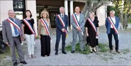  ?? (Photo C. G.) ?? François Cavallier (au centre) entouré de ses adjoints devant l’espace Bourgain.