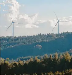  ?? Foto: Julian Leitenstor­fer (Archivbild) ?? Als der Windpark im Fuchstal bei Landsberg entstand, war Petra Hutner als Beraterin beteiligt.