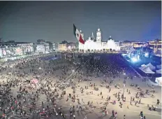  ??  ?? Presencia. El show que ofrecieron las cantantes en la Plaza de la Constituci­ón fue visto por 30 mil asistentes, según organizado­res del evento.