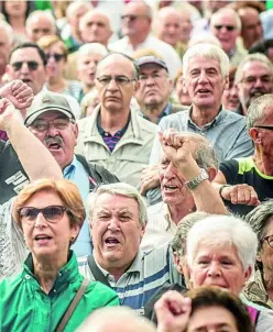  ?? EFE ?? El Gobierno sube las pensiones un 0,9% a 11,1 millones de pensionist­as, con un incremento medio de nueve euros al mes