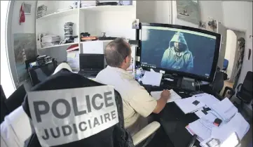  ?? (Photo Franz Chavaroche) photos de l’école des enfants… ?? Le groupe cybercrim’ de la PJ traque les cyberpédop­hiles sur la Toile.