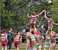  ?? John Baker ?? ●● Charlie Bleackley in the line out