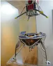  ?? Foto: 5x autorka ?? Model landeru, který přistál příliš tvrdě.